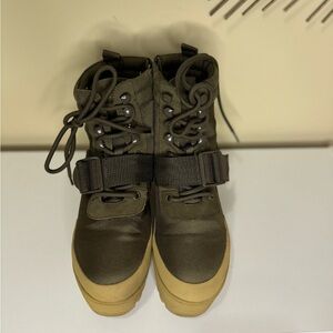 Steve Madden - Grady Olive Multi - 7.5 - Like New